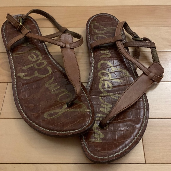 Sandals - Picture 1 of 2